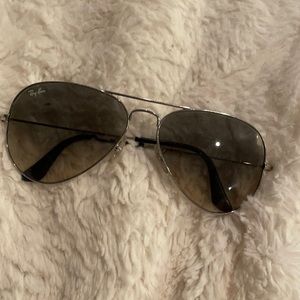 Ray-Ban Aviators Sunglasses